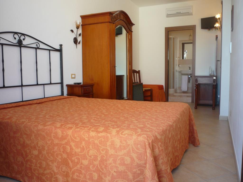 Brezza Marina Hotel ซานวิโต โลคาโป ภายนอก รูปภาพ